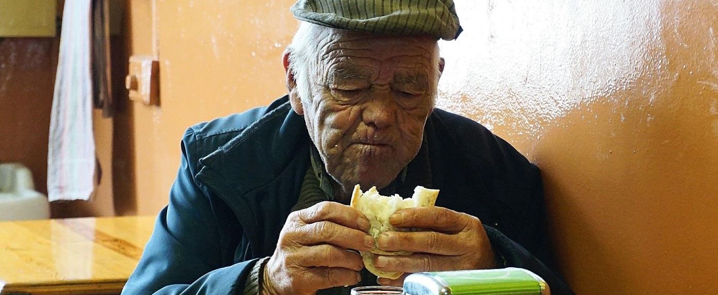 L'obligació d'aliments entre parents a Catalunya inclou la dels progenitors en estat de necessitat